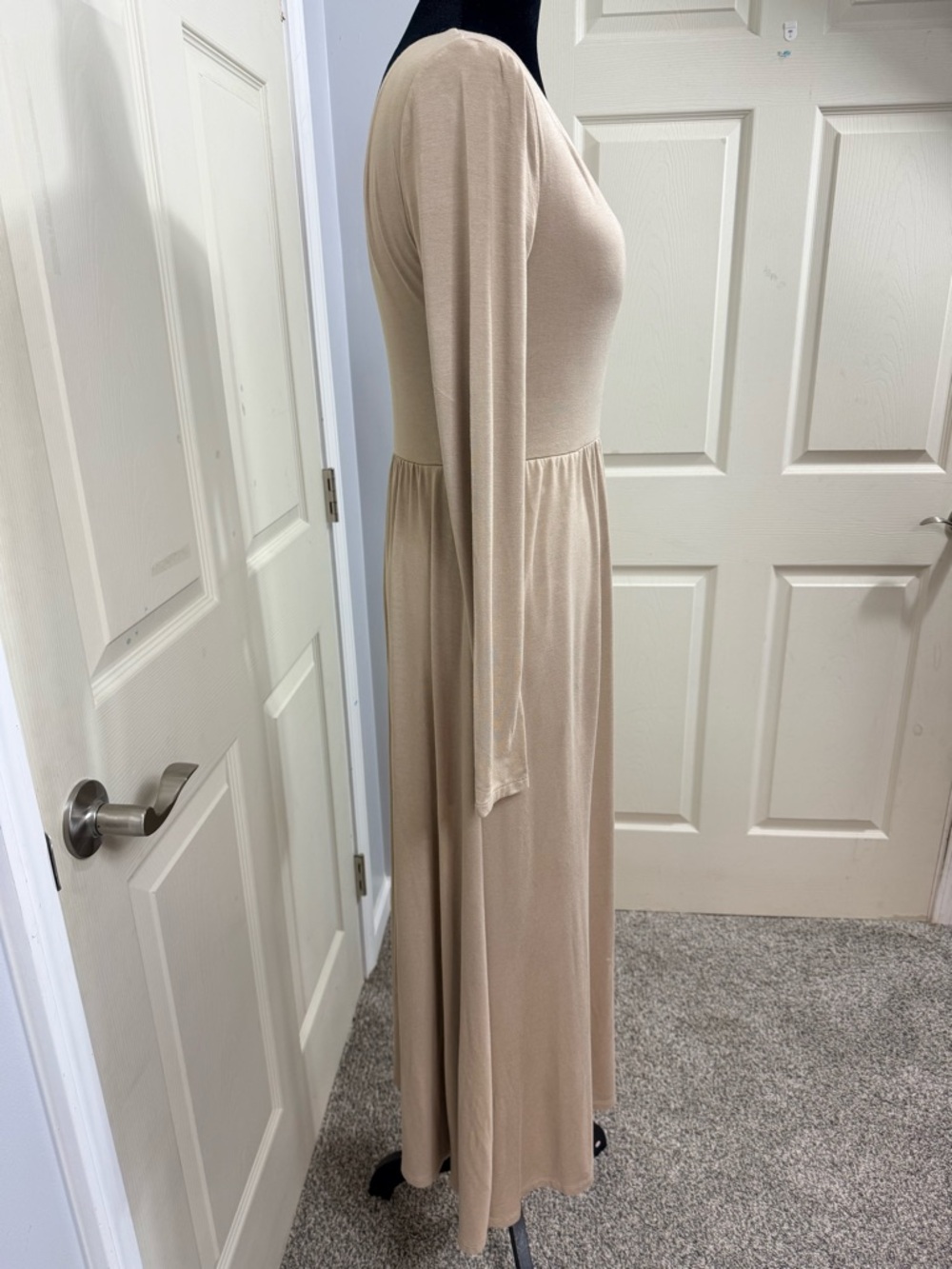 a new day - Scoop Neck Long Sleeve Maxi Dress - Picture 2 of 10